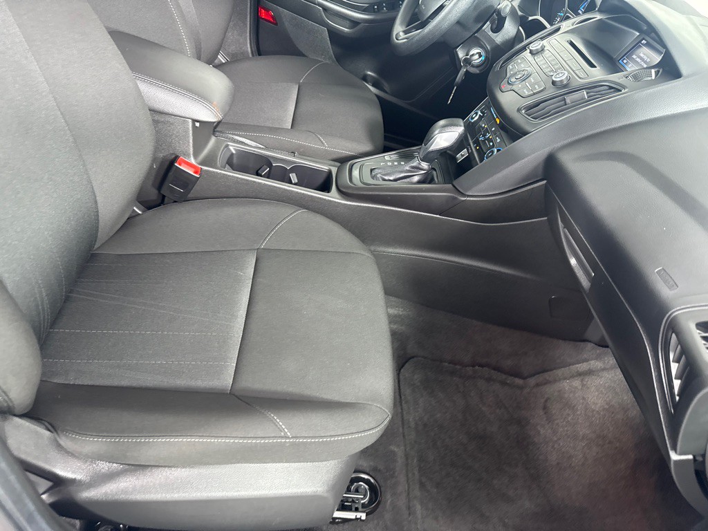 2017 Ford Focus Image 24