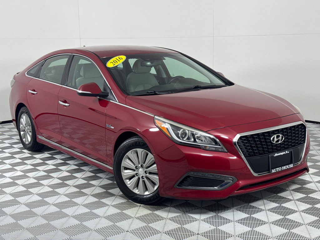 2016 Hyundai Sonata Image 2