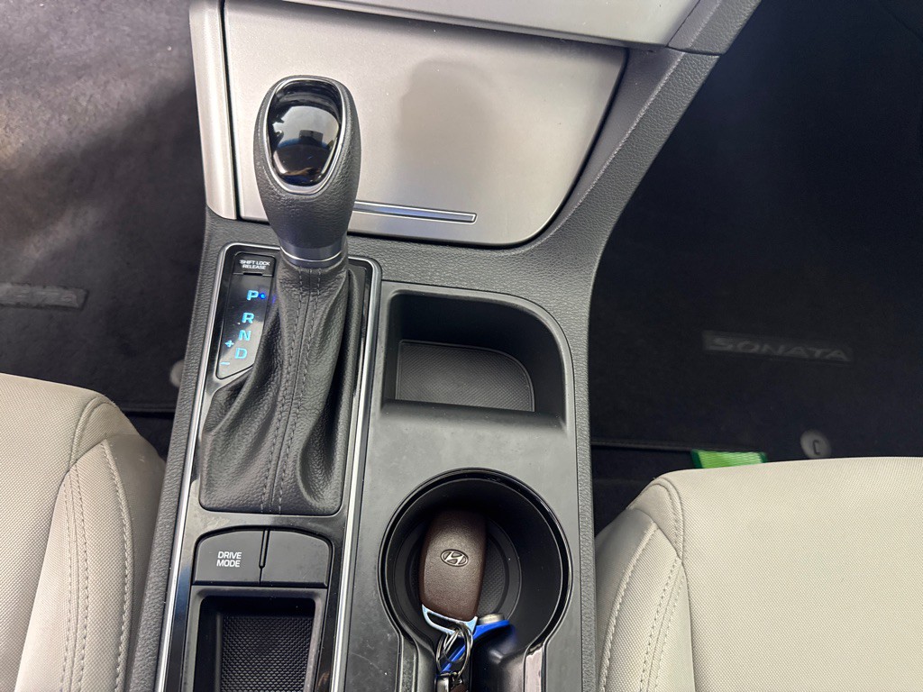 2016 Hyundai Sonata Image 19