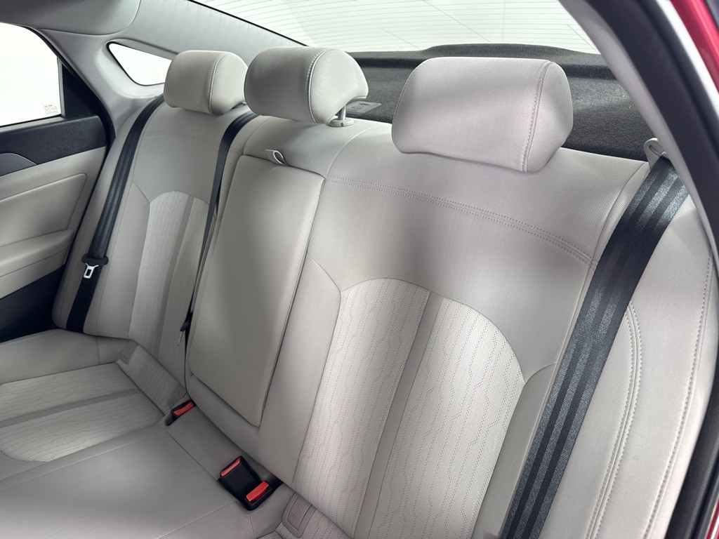 2016 Hyundai Sonata Image 21