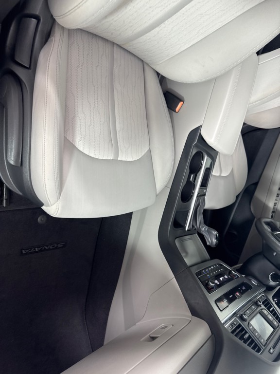 2016 Hyundai Sonata Image 24