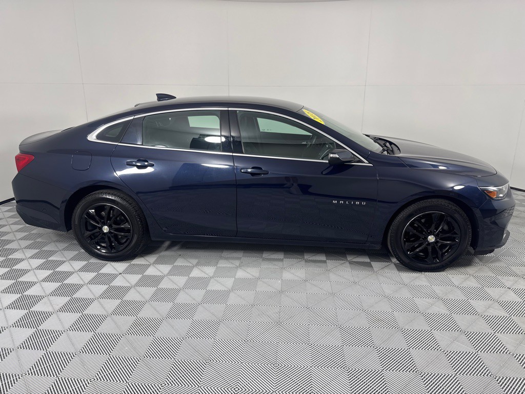 2018 Chevrolet Malibu Image 4
