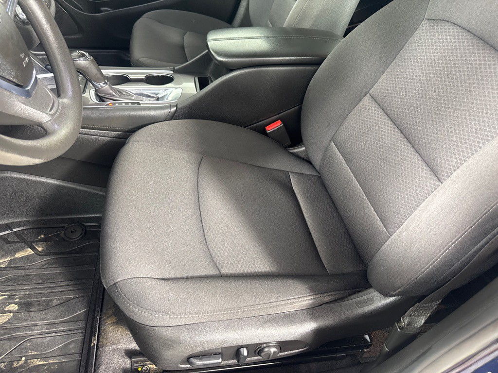 2018 Chevrolet Malibu Image 12