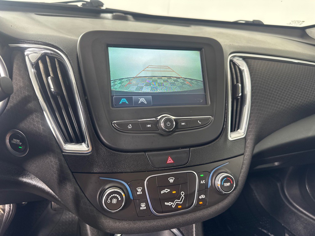 2018 Chevrolet Malibu Image 17