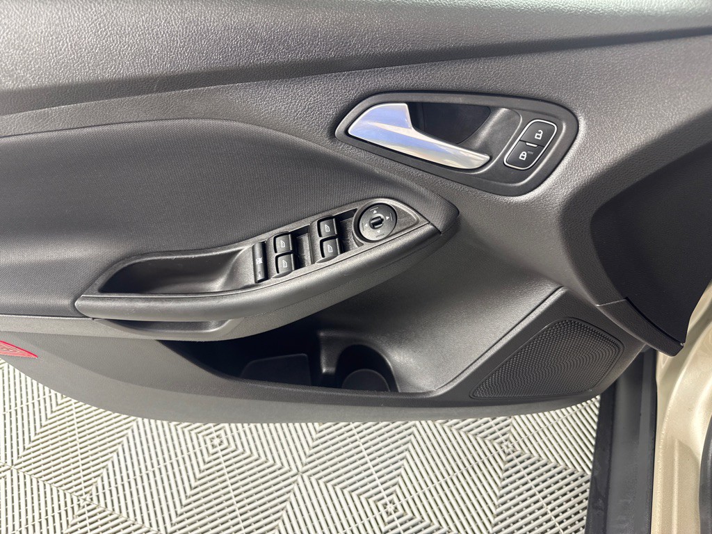 2018 Ford Focus Image 12