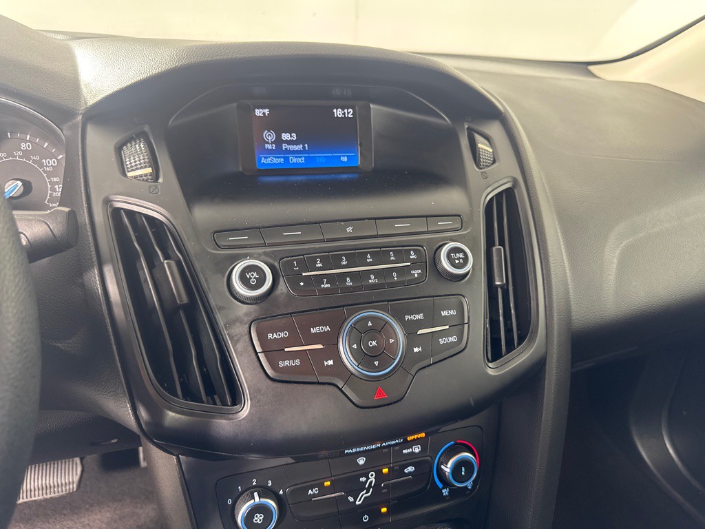 2018 Ford Focus Image 17