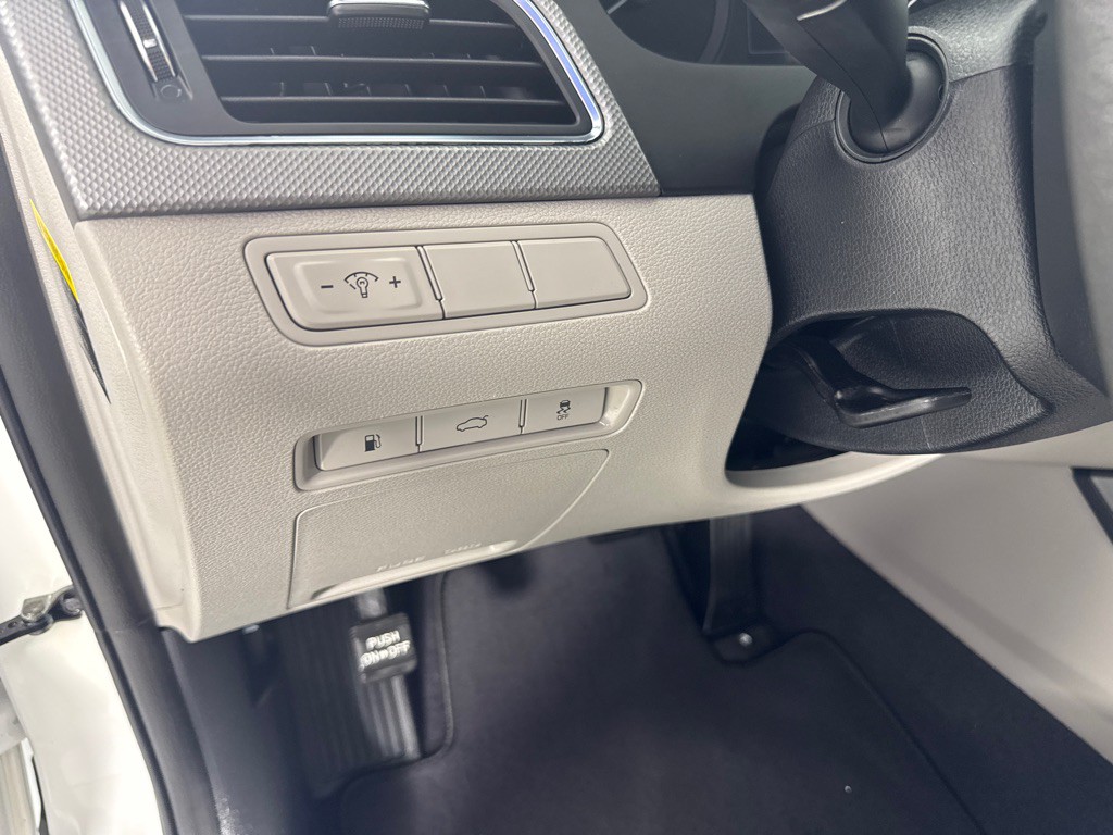 2016 Hyundai Sonata Image 14