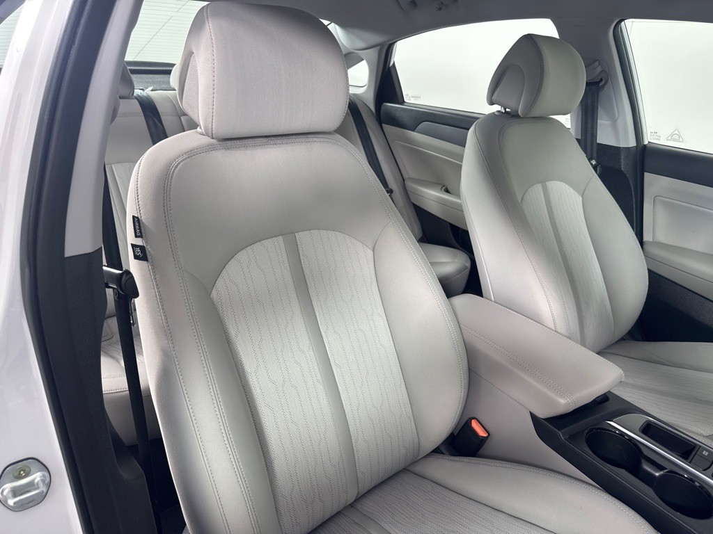 2016 Hyundai Sonata Image 24