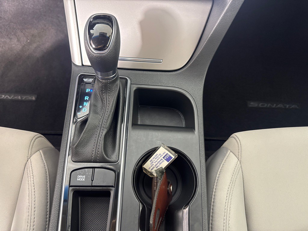2016 Hyundai Sonata Image 17