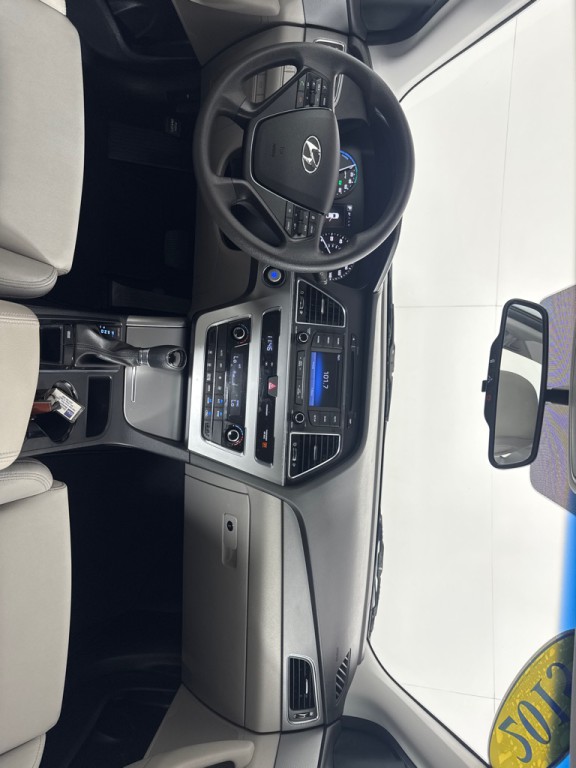 2016 Hyundai Sonata Image 24