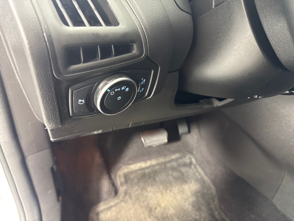 2018 Ford Focus Image 16