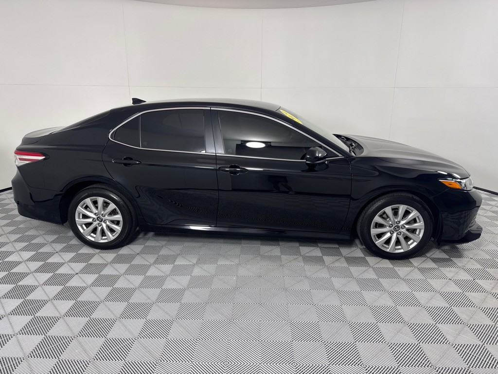 2019 Toyota Camry Image 4