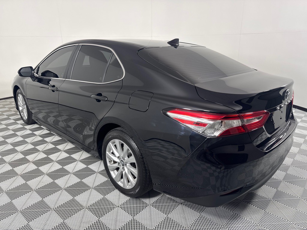 2019 Toyota Camry Image 8