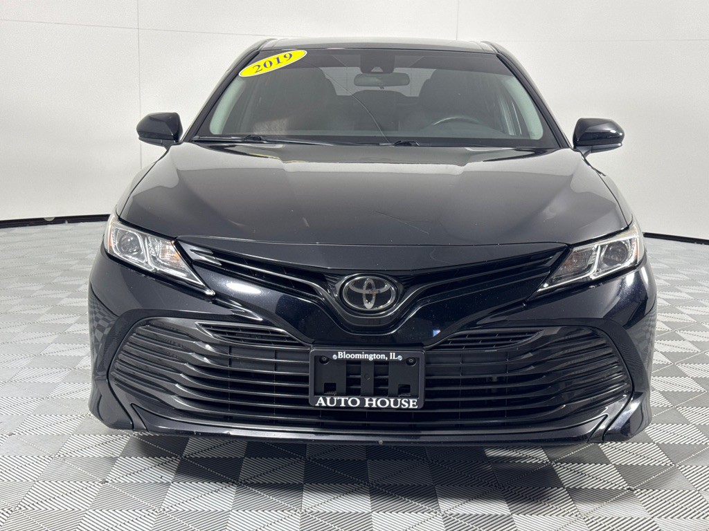 2019 Toyota Camry Image 12