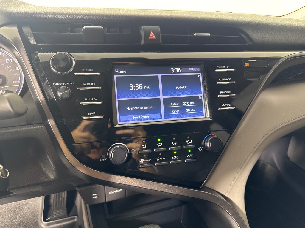 2019 Toyota Camry Image 18