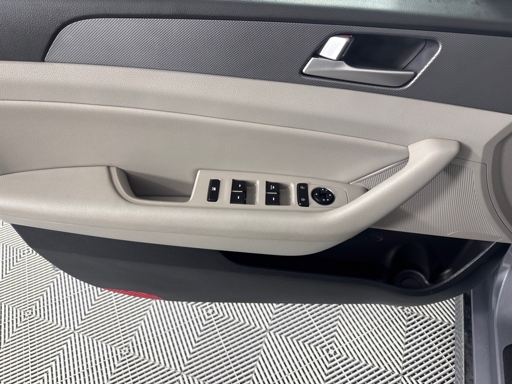 2016 Hyundai Sonata Image 12
