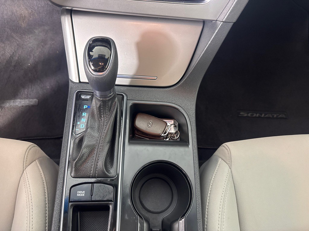 2016 Hyundai Sonata Image 19