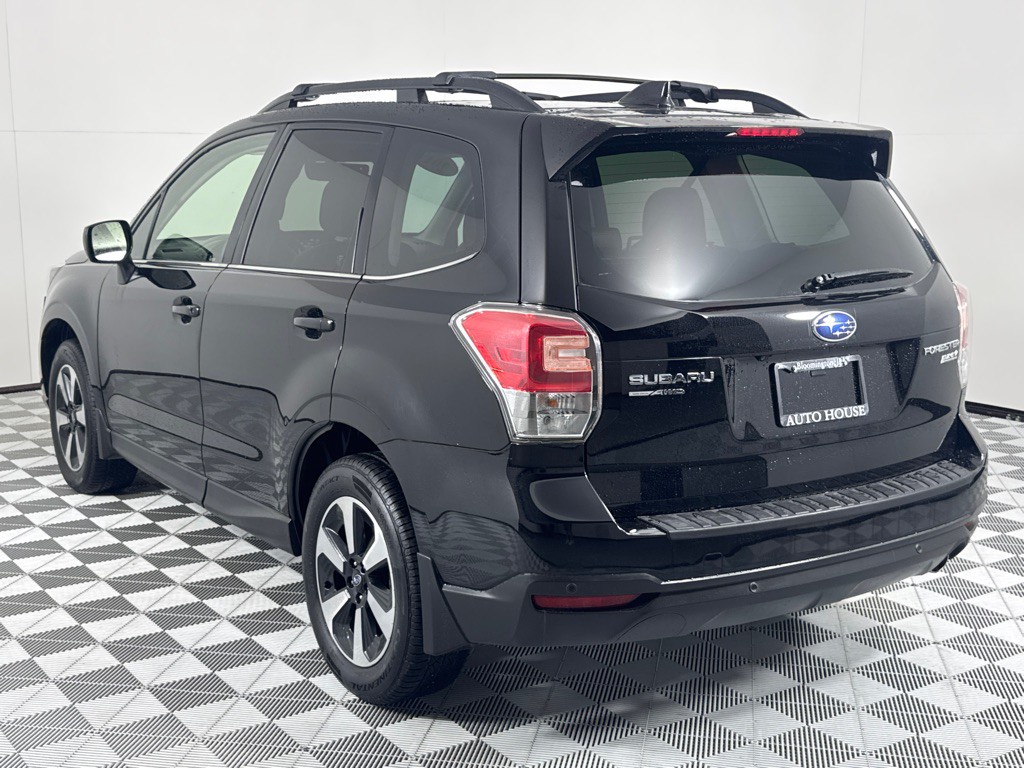 2017 Subaru Forester Image 7