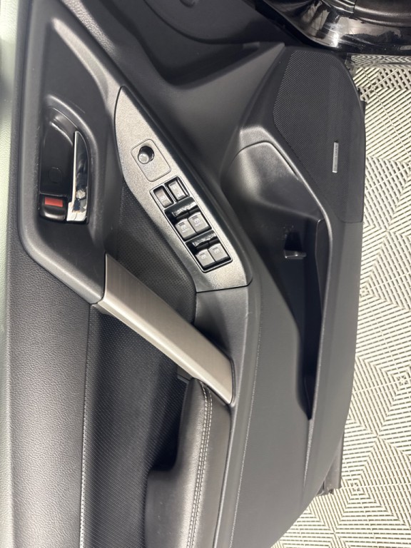 2017 Subaru Forester Image 10