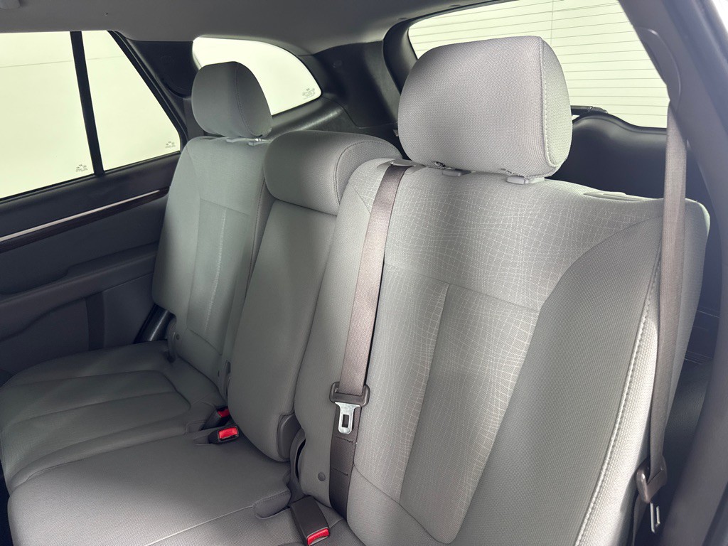 2012 Hyundai Santa Fe Image 17