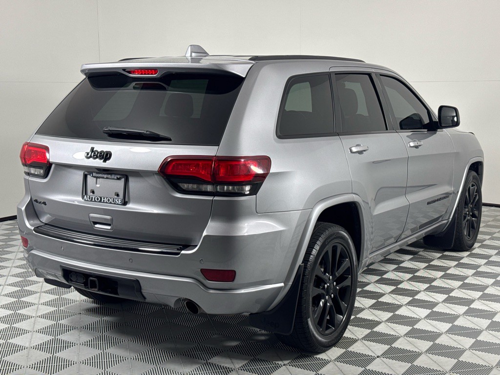 2017 Jeep Grand Cherokee Image 5