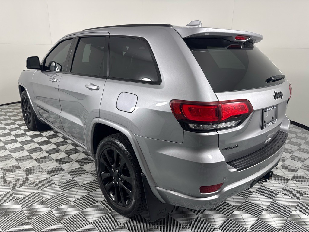 2017 Jeep Grand Cherokee Image 8
