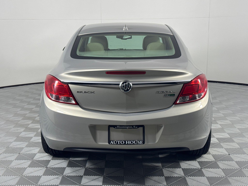 2011 Buick Regal Image 6