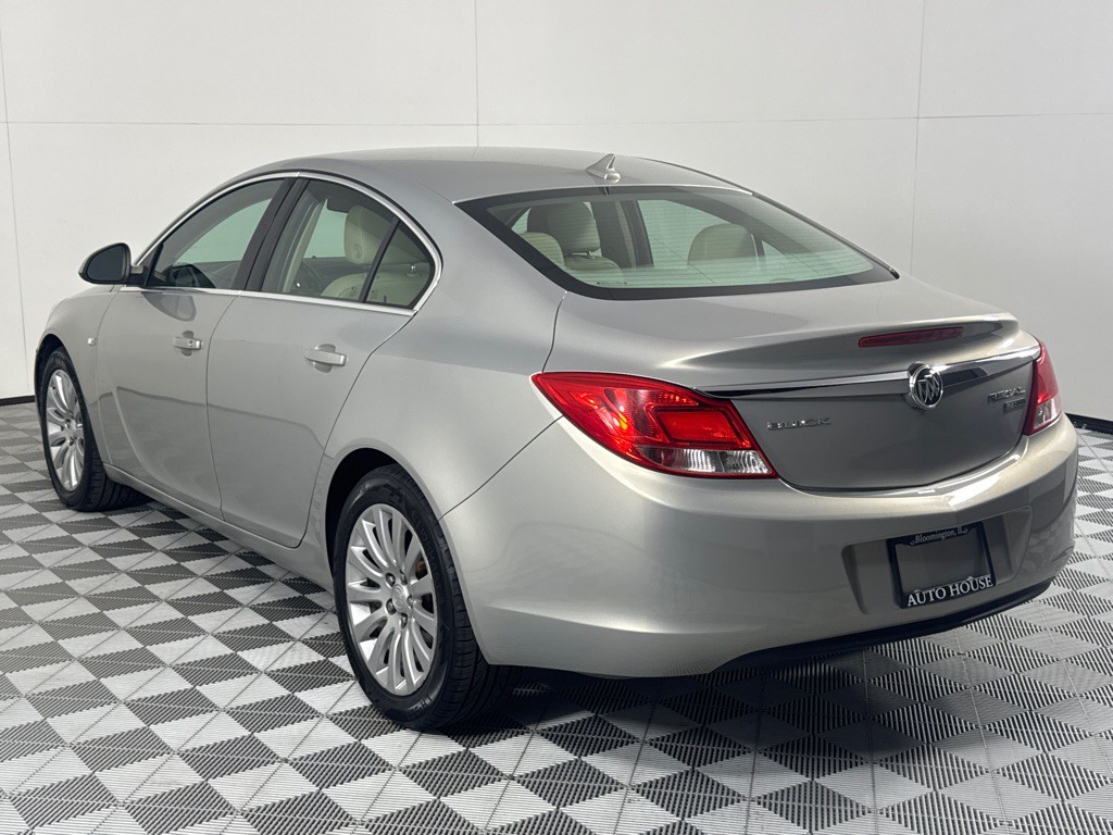 2011 Buick Regal Image 7