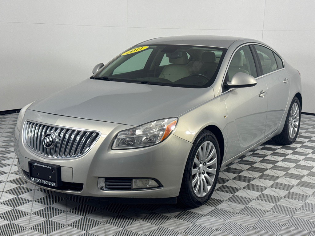 2011 Buick Regal Image 10