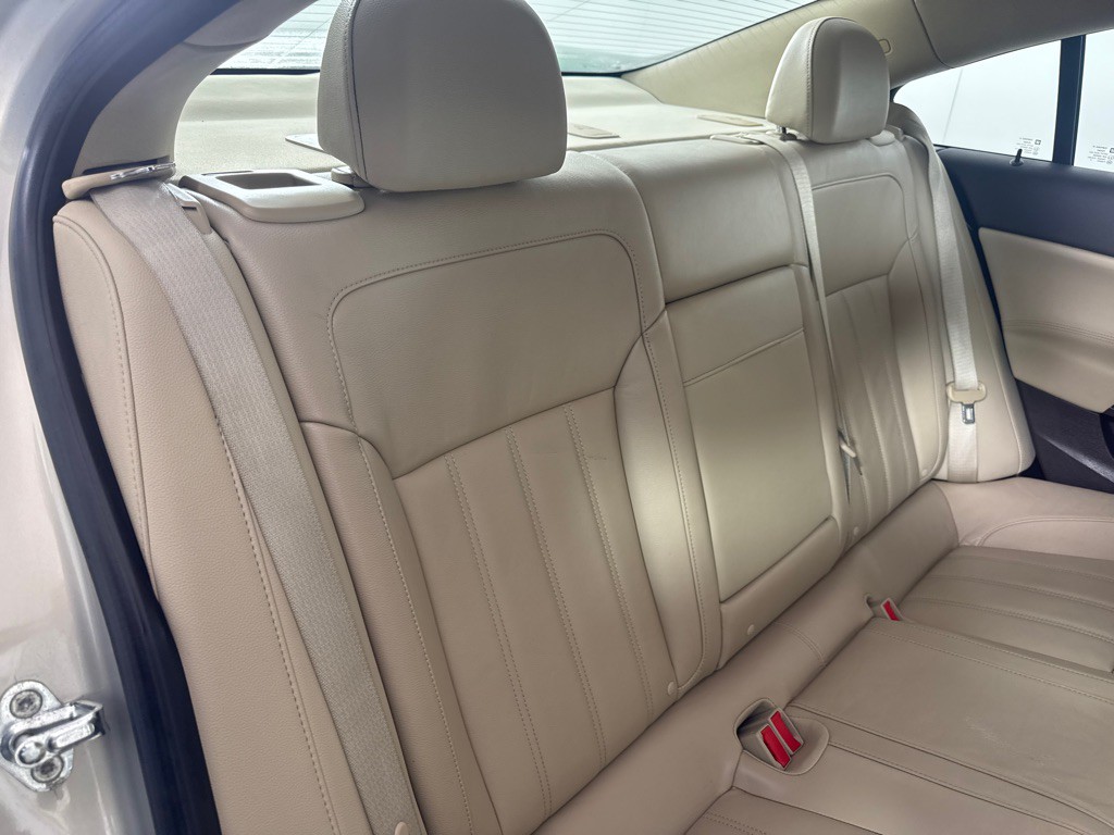 2011 Buick Regal Image 20