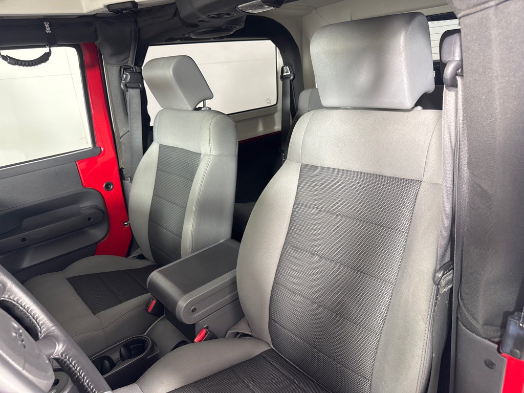 2010 Jeep Wrangler Image 14