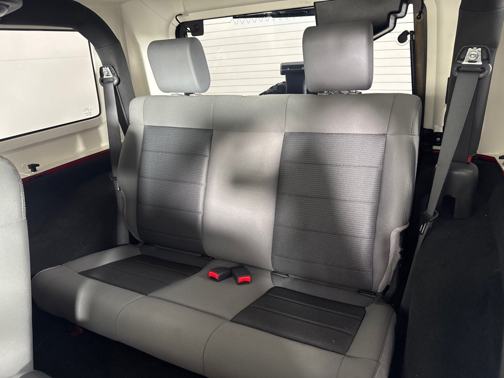 2010 Jeep Wrangler Image 18