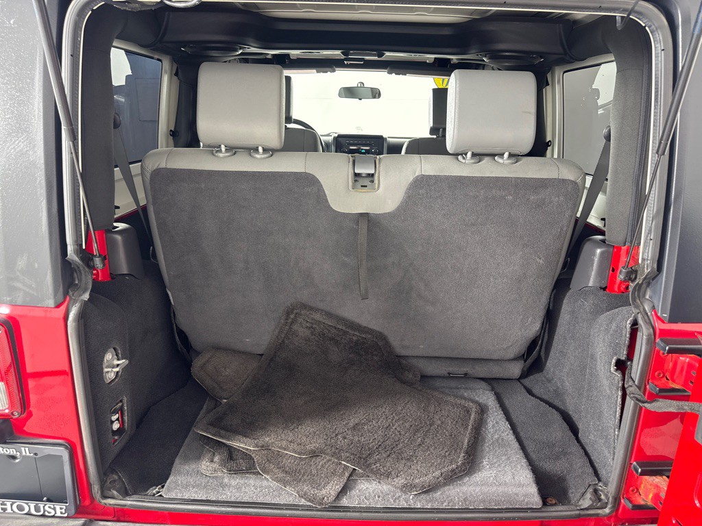 2010 Jeep Wrangler Image 19