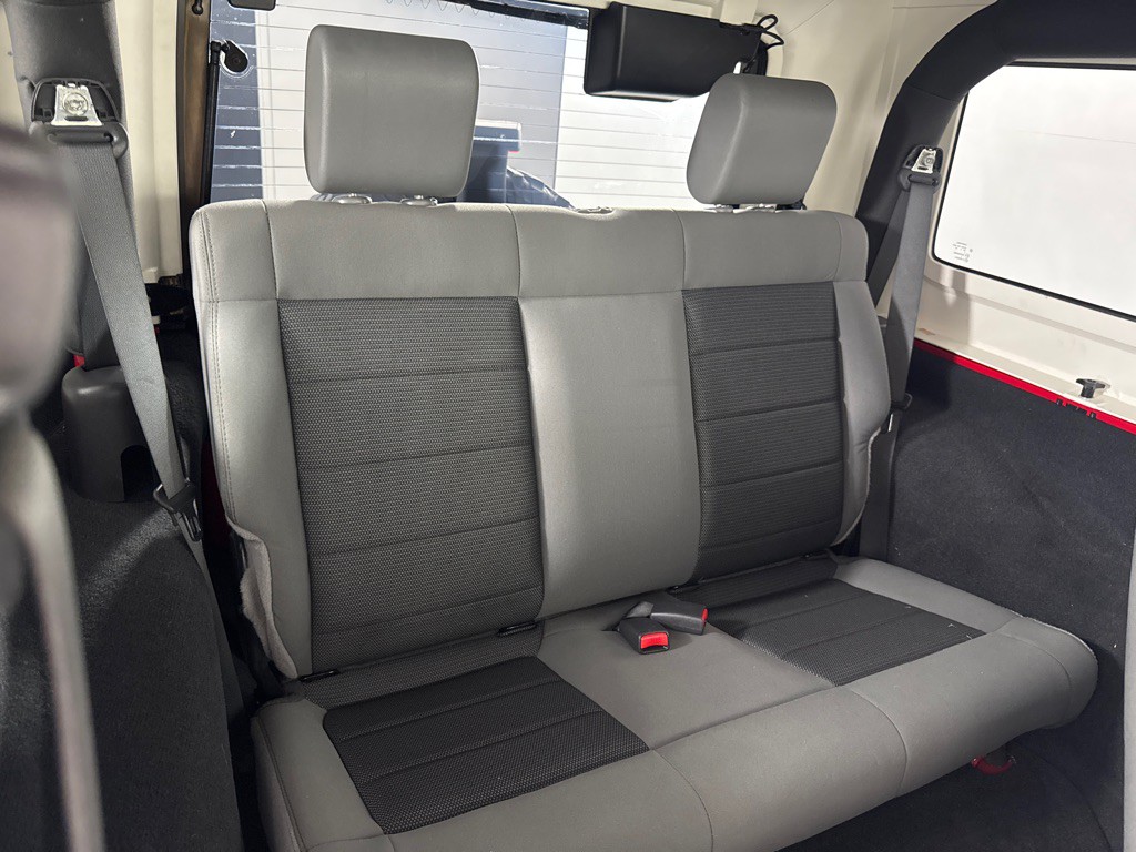 2010 Jeep Wrangler Image 20