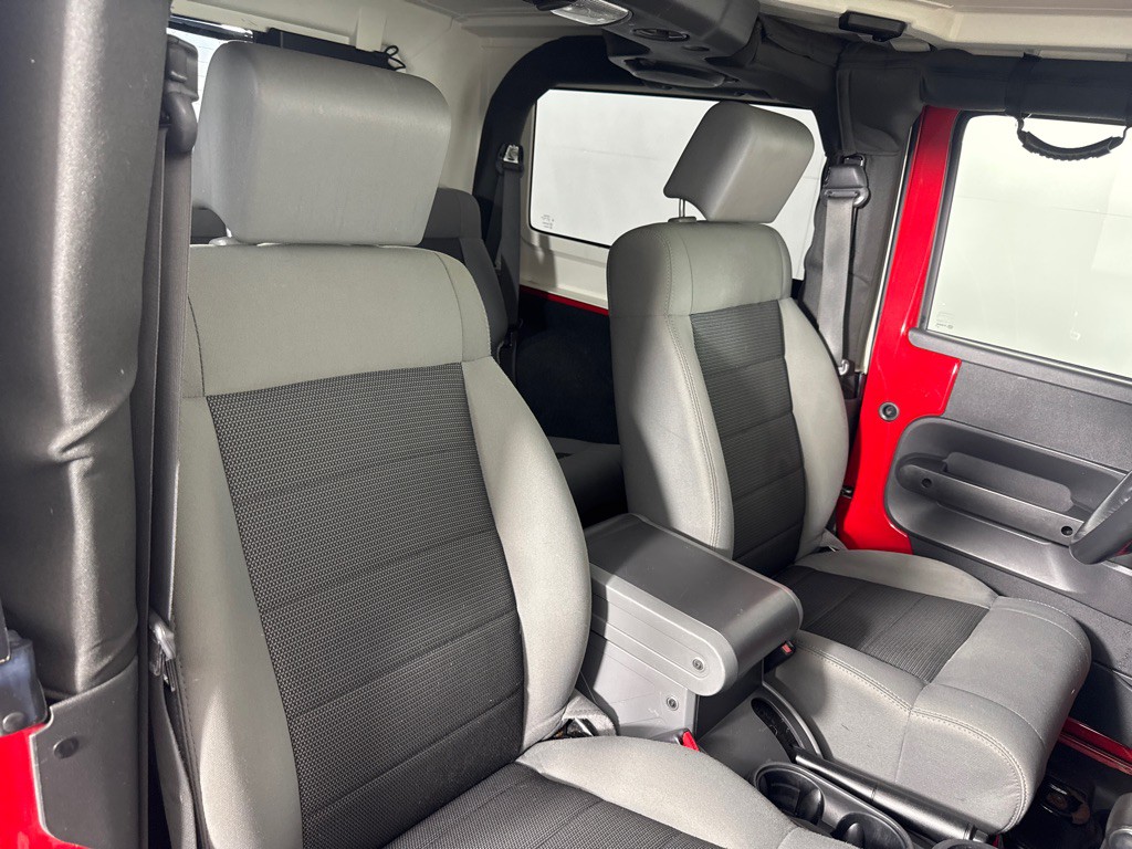 2010 Jeep Wrangler Image 22