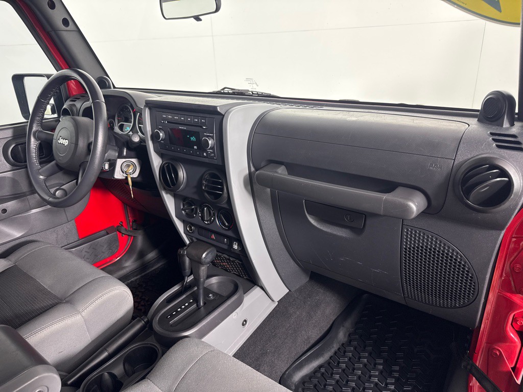 2010 Jeep Wrangler Image 23