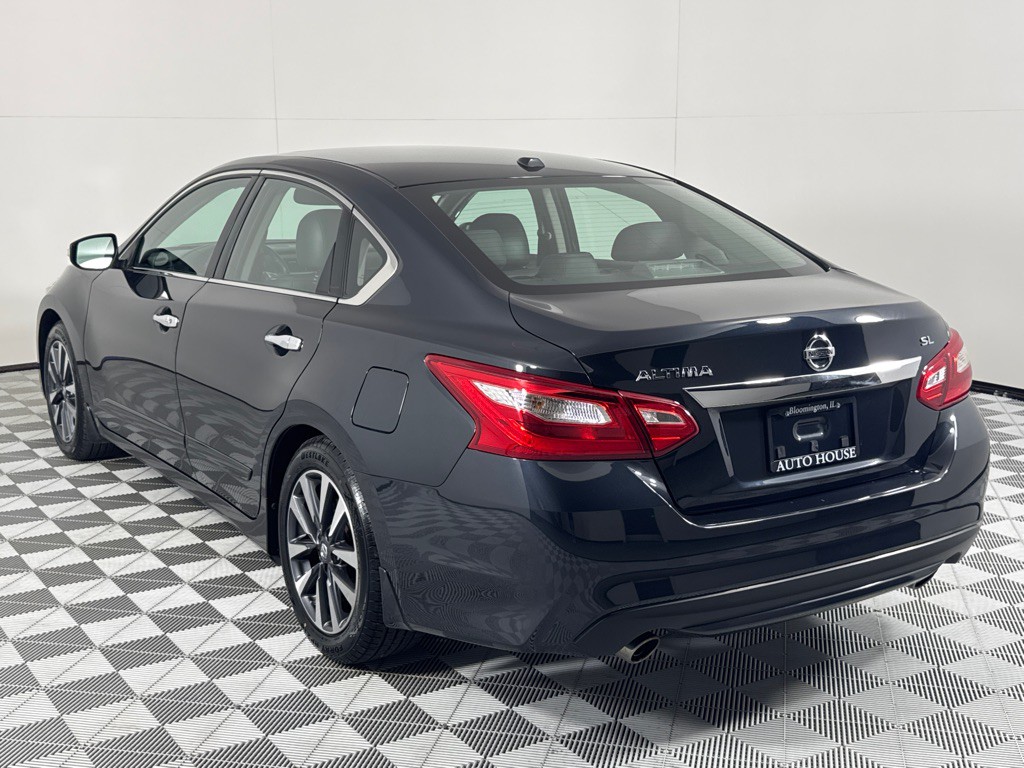 2016 Nissan Altima Image 7