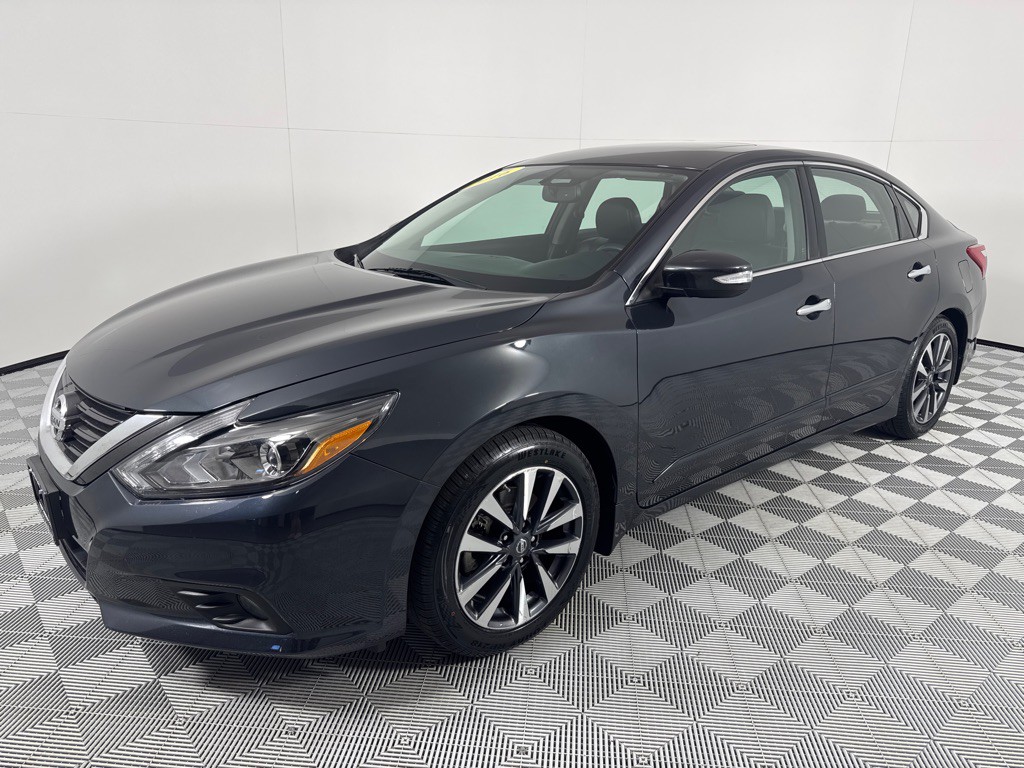 2016 Nissan Altima Image 10