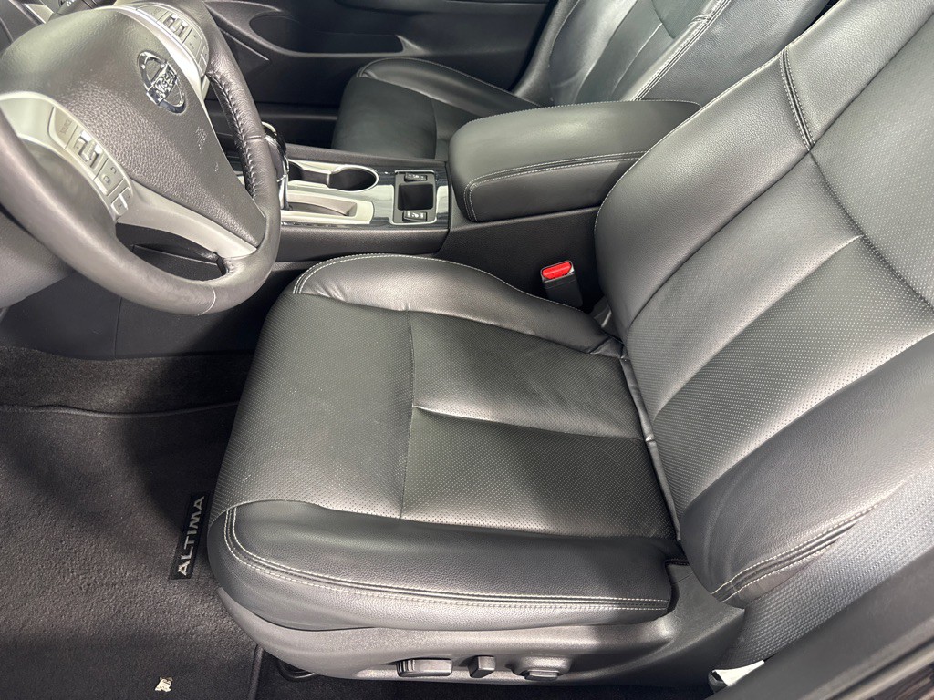 2016 Nissan Altima Image 14