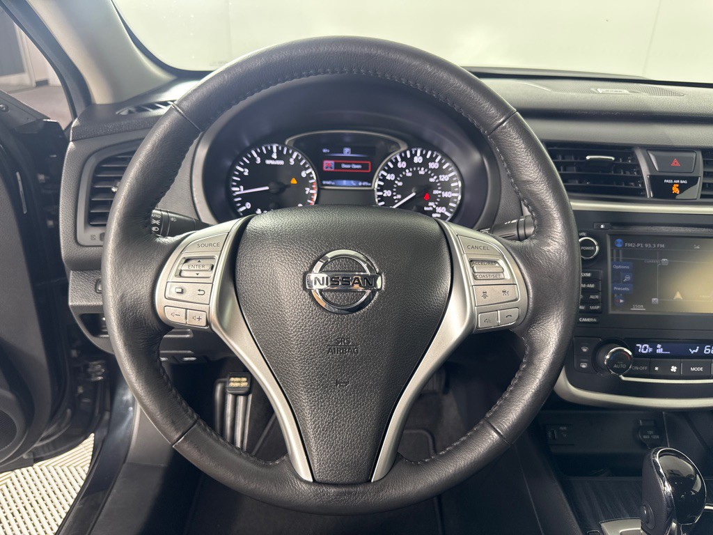 2016 Nissan Altima Image 18