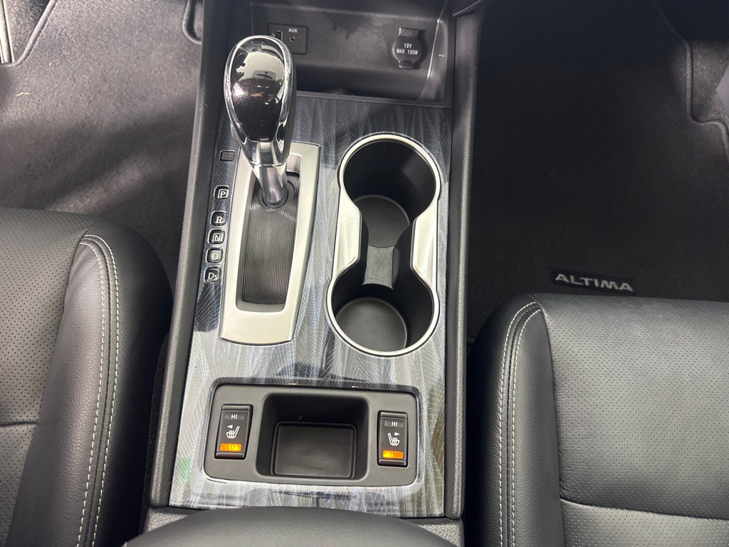 2016 Nissan Altima Image 21