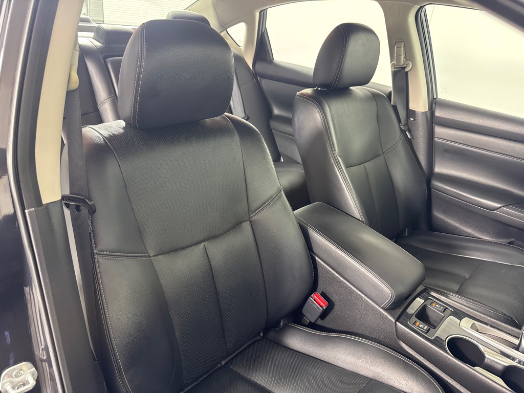 2016 Nissan Altima Image 27