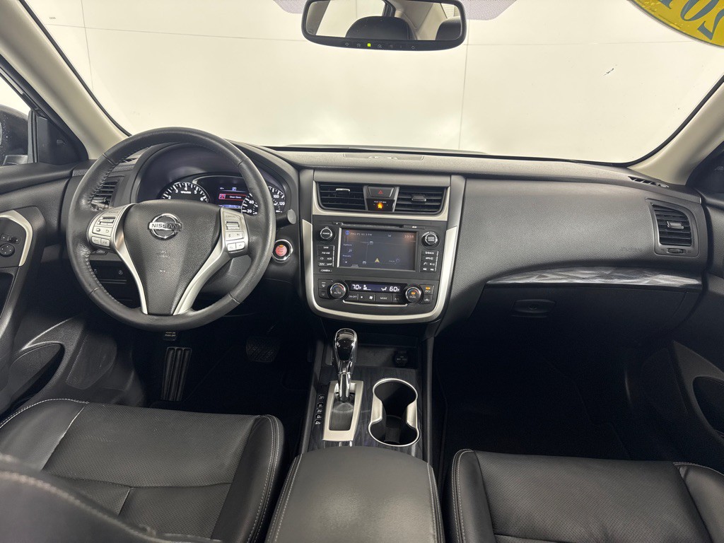 2016 Nissan Altima Image 28