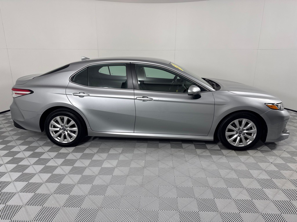 2019 Toyota Camry Image 4