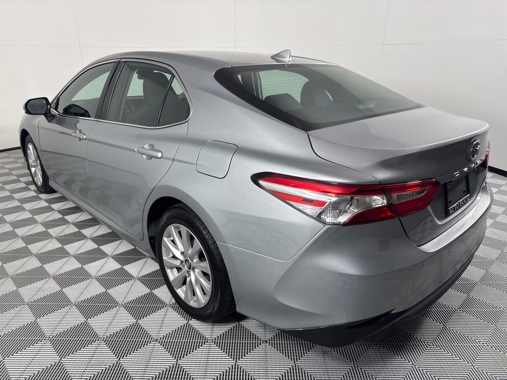 2019 Toyota Camry Image 8