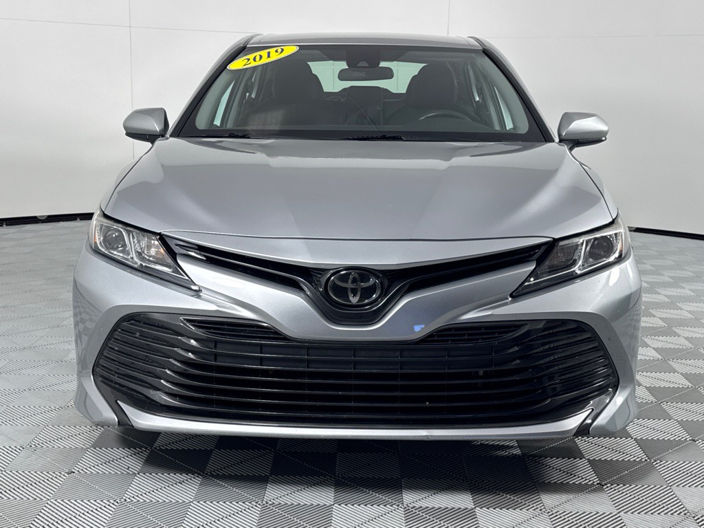 2019 Toyota Camry Image 12