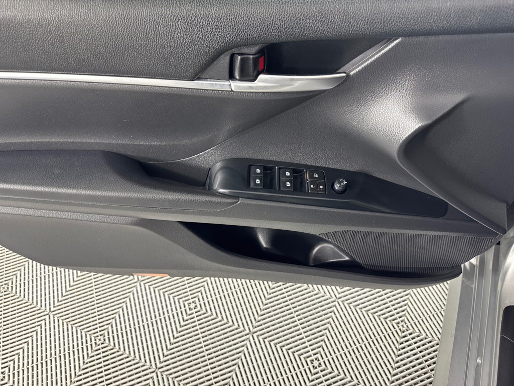2019 Toyota Camry Image 13