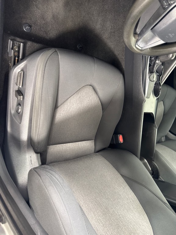 2019 Toyota Camry Image 14