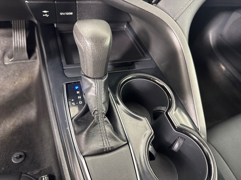 2019 Toyota Camry Image 20