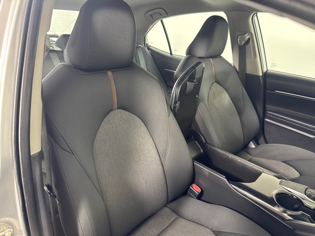 2019 Toyota Camry Image 26